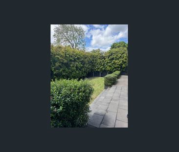 NEAR NEW STUNNING FAMILY HOME - Photo 3