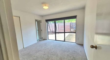 Spacious Family Living in Swanson - Photo 4