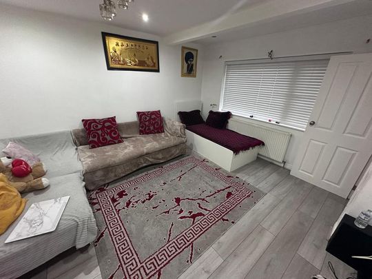 3 bedroom semi-detached house to rent - Photo 1