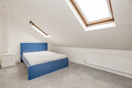 4 bedroom flat to rent - Photo 3