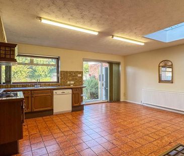 3 bedroom semi-detached house to rent - Photo 6