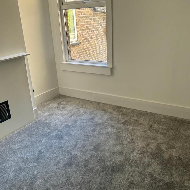 1 bedroom in a flat share to rent - Photo 1