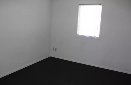 2 bedrooms, 2 carparks, 2 good 2 miss! - Photo 5