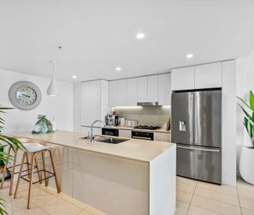 Stylish Broadwater Living with Water Views - Photo 2