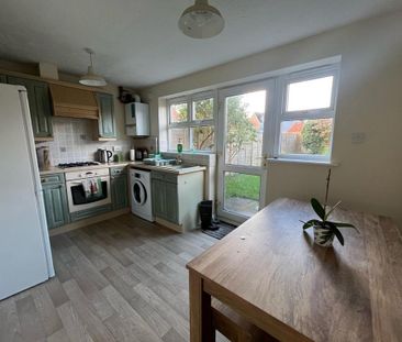 2 bedroom terraced house to rent - Photo 4