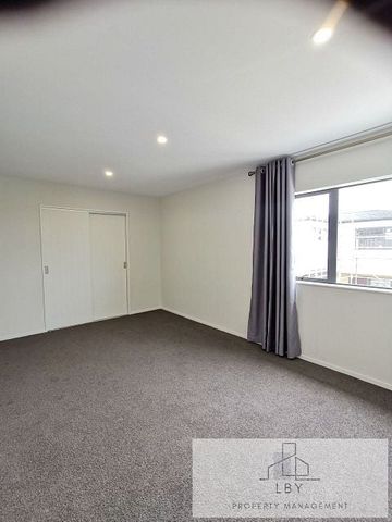 5 Bedrooms House in 8/98 Cardiff Road, Pakuranga - Photo 3