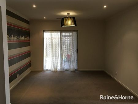 Fabulous Family Home in Williams Landing! - Photo 4