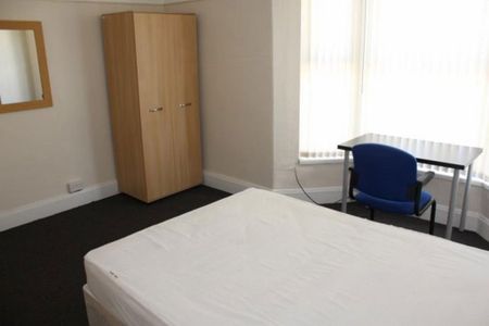 4 bedroom house to rent - Photo 3