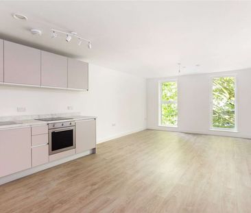 A modern studio apartment close to Cabot Circus - Photo 5