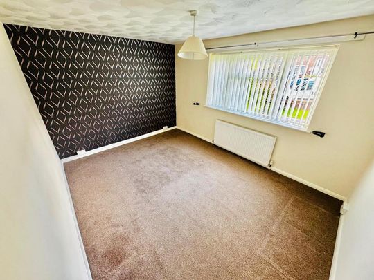 2 bedroom ground floor flat to rent - Photo 1