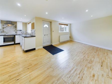 2 bedroom detached house to rent - Photo 2