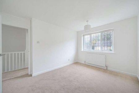 Triggs Close, Woking, Surrey, GU22 - Photo 3