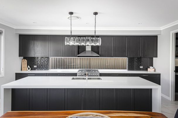 **Stunning 5-Bedroom Family Home in Marsden Park** - Photo 1