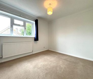 2 bedroom semi-detached house to rent - Photo 4