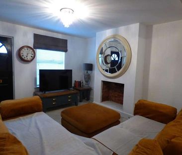 Alfred Road, Brentwood, CM14 - Photo 4