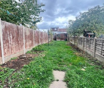 3 bedroom terraced house to rent - Photo 5