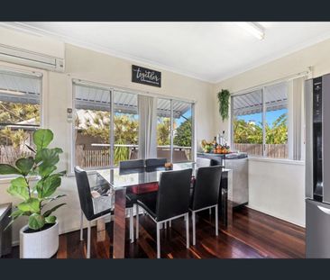 Neat & Tidy Beachside Living - Photo 2