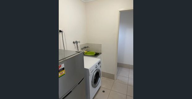 CLEVELAND CENTRAL - 6 MONTH LEASE FURNISHED - Photo 1