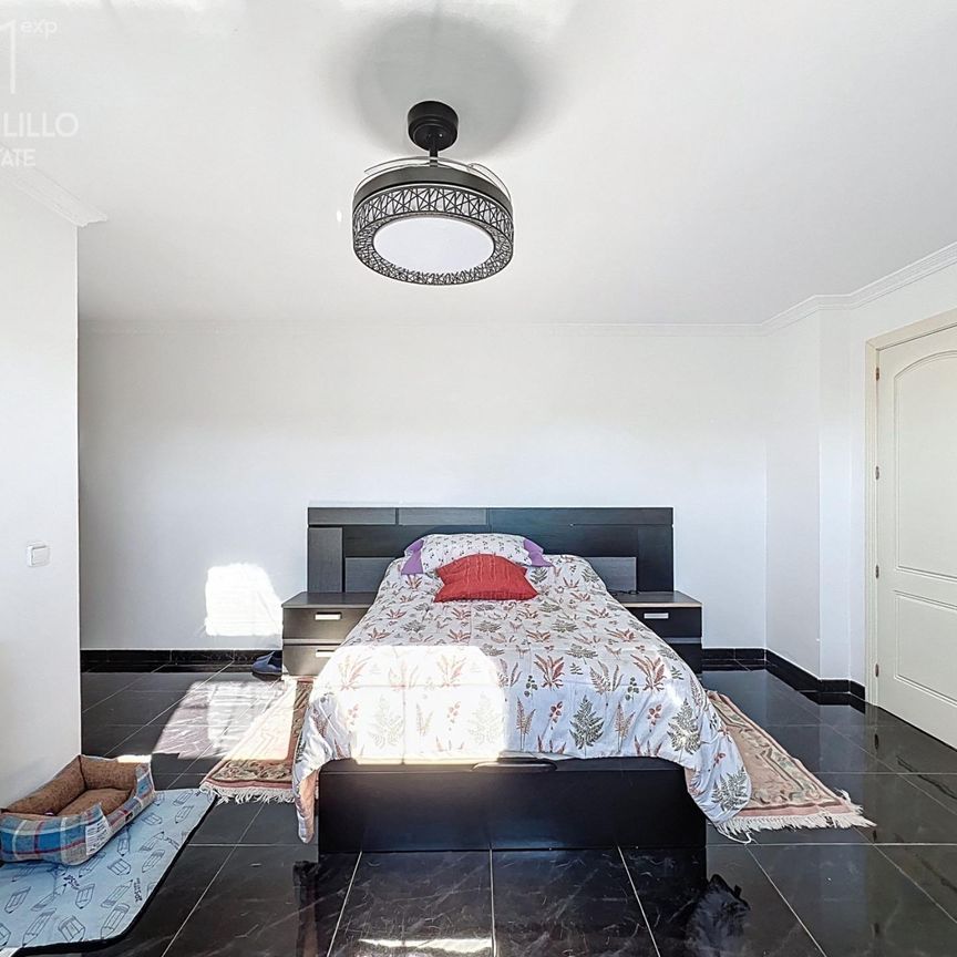 Magnífico chalet independiente en alquiler en Mejorada del Campo | Zona El Tallar | Con apartamento independiente y parcela privada - Photo 1