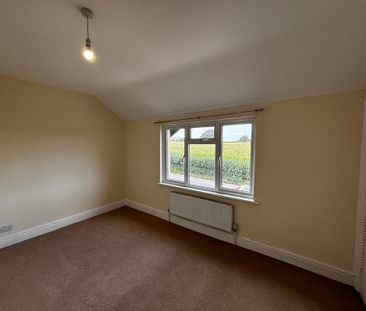 2 bedroom semi-detached house to rent - Photo 4