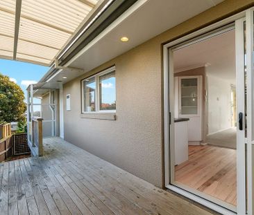 Sunny Spacious 2 bedroom House - Photo 1