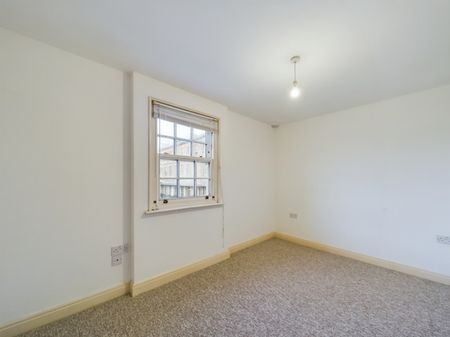 Hewlett Road, Cheltenham, Gloucestershire, GL52 - Photo 4