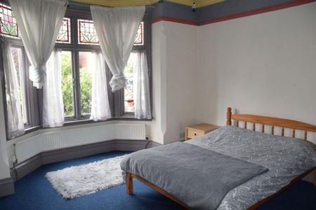 1 bedroom in a house share to rent - Photo 2