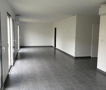 Location Maison 8 pièces 170m² VILLENAVE D ORNON 33140 - Photo 1