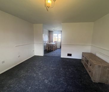 Cromwell Lane - Photo 2