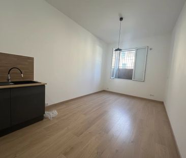 Location Appartement 1 pièce 22m² NIMES 30900 - Photo 1