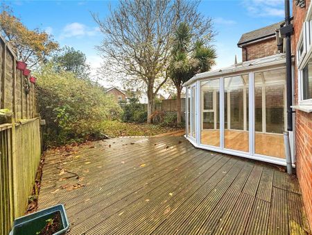 3 bedroom semi-detached house to rent - Photo 4