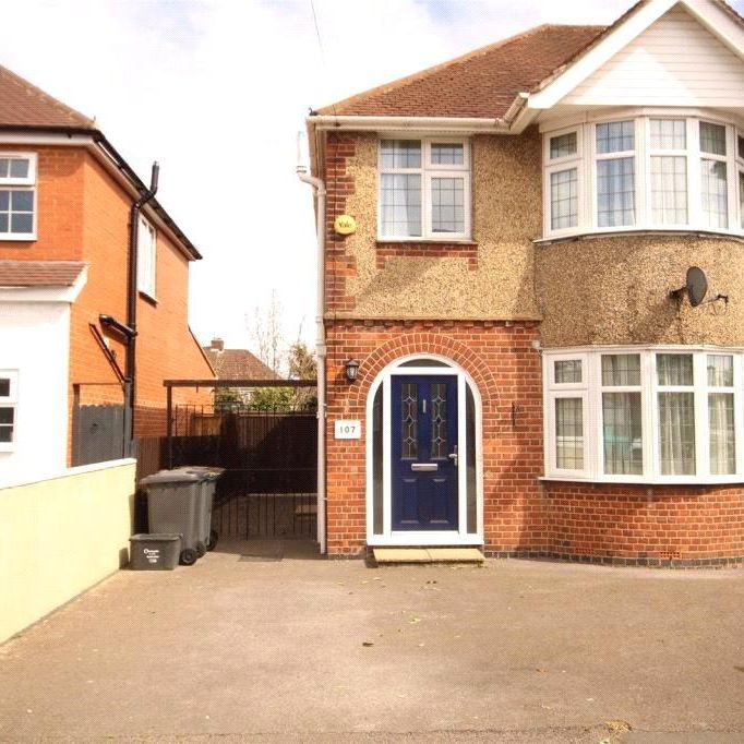 3 bedroom semi-detached house to rent - Photo 1