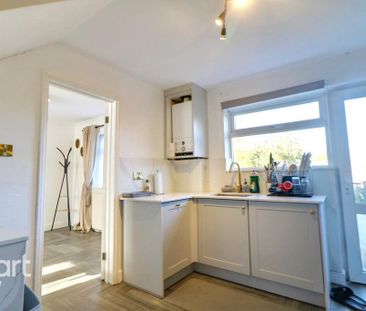 3 bedroom semi-detached house to rent - Photo 6