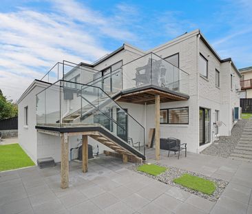 Designer 5 Bedroom Home Hillsborough - Photo 4