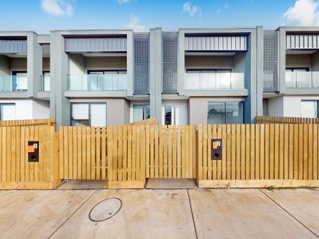 7 Bodega Walk, Brookfield VIC 3338 - Townhouse For Rent | Domain - Photo 3