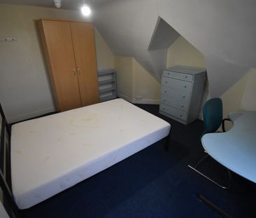 5 Bed Terraced House, Christchurch Road, RG2 - Photo 3