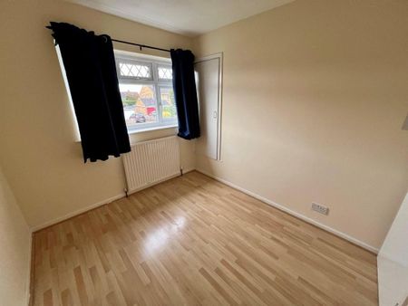 3 bedroom semi-detached house to rent - Photo 4