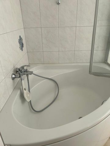 Wohnen am Nordpark. Schöne 2-Zi.-Wohnung mit Küche, Diele, Wannenbad mit Fenster & Sonnen Balkon. - Photo 4