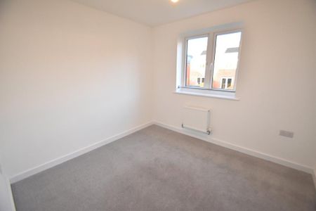 3 bedroom semi-detached house to rent - Photo 2