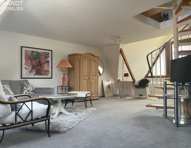 Helle SINGLE-WOHNUNG HH-Sasel! 2-Zimmer-Wohnung über 2 Ebenen - plus kleine Terrasse zur Nutzung... - Photo 1