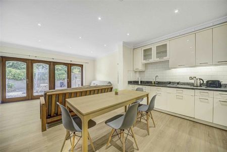 Tunnel Avenue, Greenwich, SE10 - Photo 2