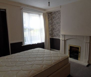 Room in a Shared House, Winsdon Road, LU1 - Photo 1