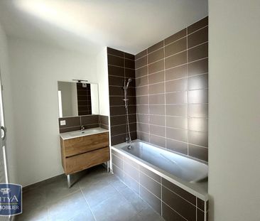 Location Appartement 3 pièces 69m² ST ETIENNE 42000 - Photo 3