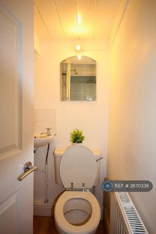 5 bedroom detached house to rent - Photo 2