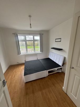 2 Bed Flat, Bridge Road, SO19 - Photo 1