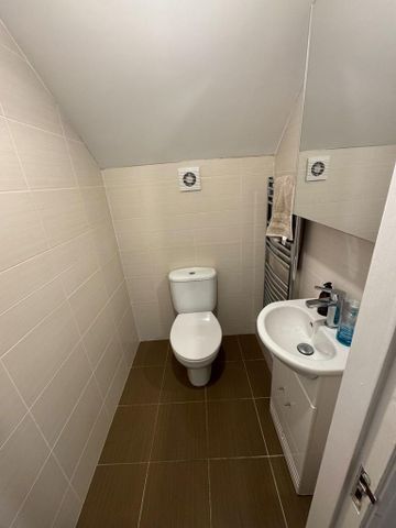 4 bedroom detached house to rent - Photo 4