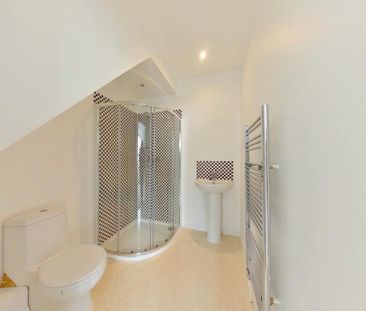 2 bedroom ground floor flat to rent - Photo 1