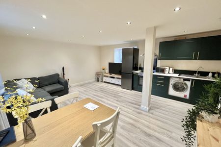 Market Place - Photo 5