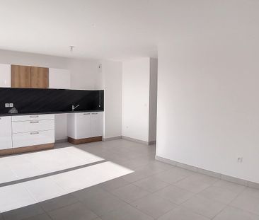 Location Appartement 3 pièces 59m² LE MEE SUR SEINE 77350 - Photo 2