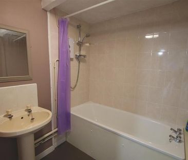 2 bedroom apartment to rent - Photo 6